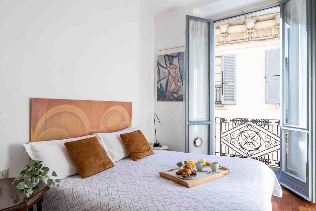 Missori'S Nest - Wonderful View Apartment Milan Bagian luar foto